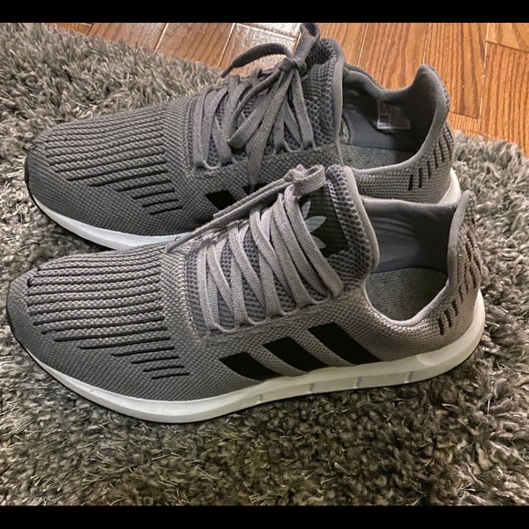 Adidas sneakers - Picture 1 of 3